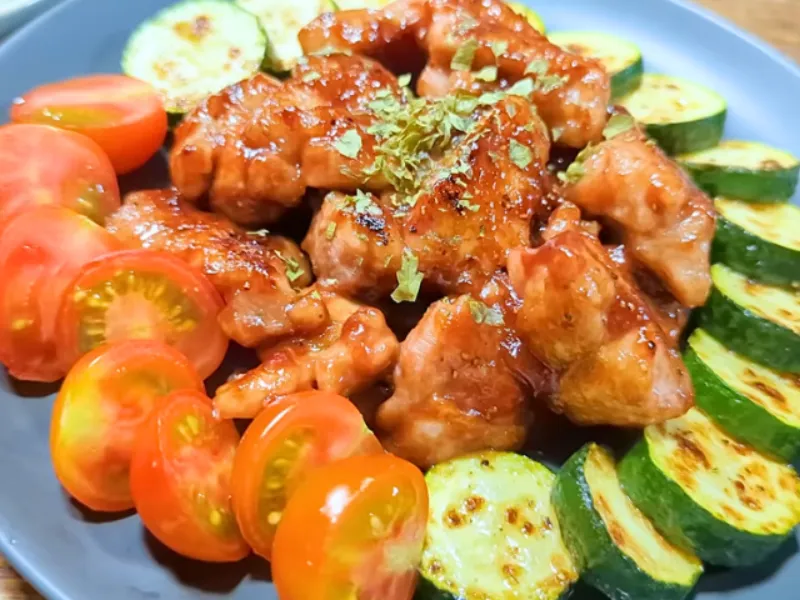 鶏もも肉の梅ワインソース - フライパンで20分以上の簡単おつまみ