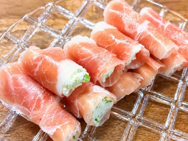 ししとうのクリームチーズ生ハム巻き おつまみレシピ