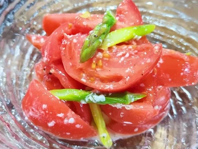 トマトとアスパラの塩麹和え おつまみレシピ